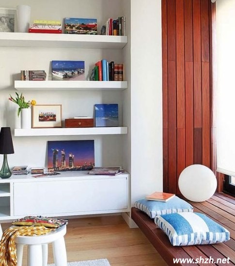 客廳地臺設(shè)計