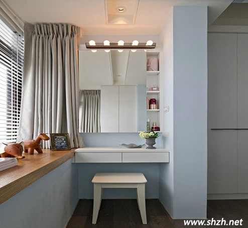 簡約梳妝臺(tái)